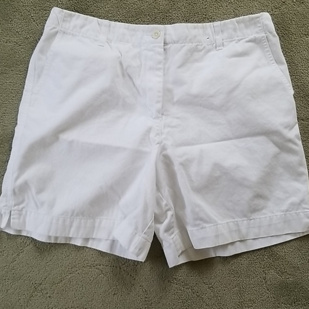 New York & Company white shorts Size 14